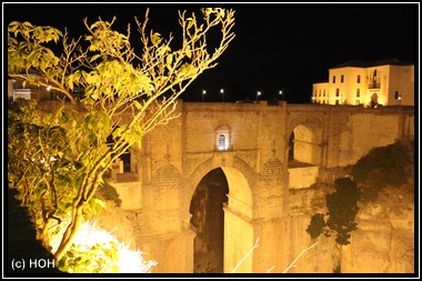  Puente Nuevo bei Nacht